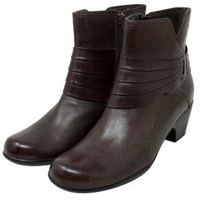 Clarks Bendables Womens Brown Ankle Boots 7.5M Leather Pleated Shaft Academia